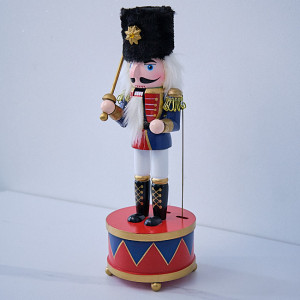 Decoratiune de Craciun, tip soldatel, Spargatorul de Nuci care canta, imbracat in uniforma festiva, Albastru, 33cm