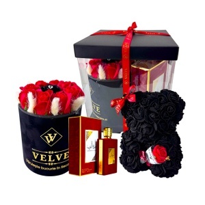 Pachet pentru indragostiti, Berny, aranjament floral cu trandafiri de sapun, parfum arabesc si ursulet floral, Negru-Rosu - Img 5