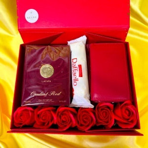 Pachet Red Desire, Parfum arabesc Lattafa Opulent Red 100 ml, portofel elegant, Raffaello 40g si 6 trandafiri sapun - Img 2