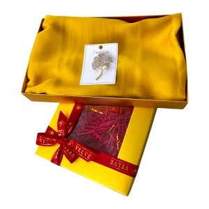 Pachet Silky pentru femei, cu esarfa eleganta si brosa, in cutie cadou, Galben mustar - Img 4