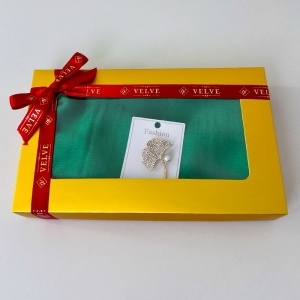 Pachet Silky pentru femei, cu esarfa eleganta si brosa, in cutie cadou, Verde - Img 5