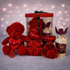 Pachet Special Valentine, ursulet de plus, lumanari inima, trandafiri de sapun și praline Heidi - Img 4