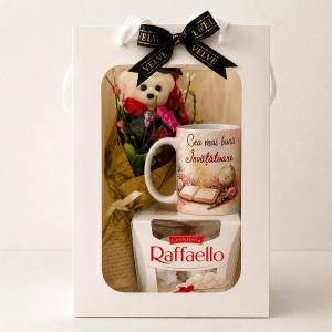 Set „Cea mai buna Invatatoare” cu cana personalizata, minibuchet cu ursulet, praline Raffaello si ambalaj elegant - Img 2