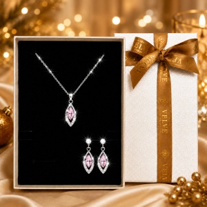 Set bijuterii Feeling Drop, colier cu pandantiv si cercei alungiti cu cristale roz, in cutie cadou, Argintiu