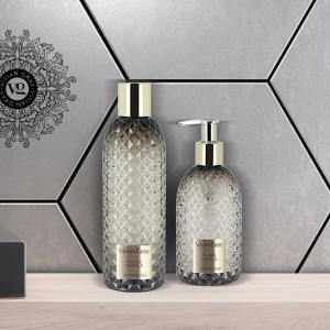 Set cadou Vivian Gray Ylang & Vanilla, Unisex, Sapun lichid, 300 ml + Crema de maini, hidratanta 300 ml - Img 2