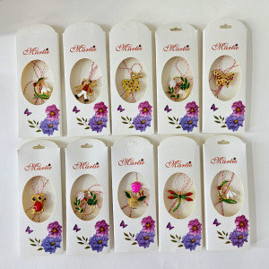 Set cu zece martisoare in tematica diferita, SpRing PIN Collection, cu imprimeu floral