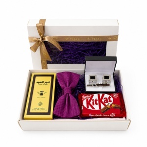 Set pentru barbati Imperial Violet Edition cu parfum arabesc Ameer Al Oudh 50 ml, papion mov, butoni, ac de cravata si ciocolata - Img 2