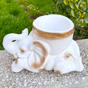 Statueta decorativa elefant, cu trompa ridicata si ghiveci practic, Alb-Auriu, 27 cm