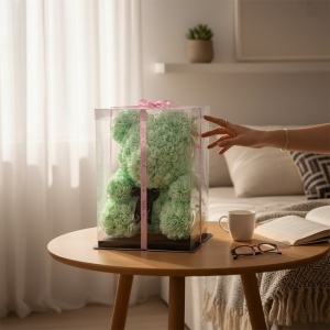 Ursulet floral din trandafiri spuma verde menta, 40 cm, in cutie transparenta eleganta - Img 2