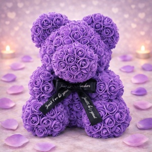 Ursulet floral mov din Trandafiri 40 cm, decorat manual, cutie cadou