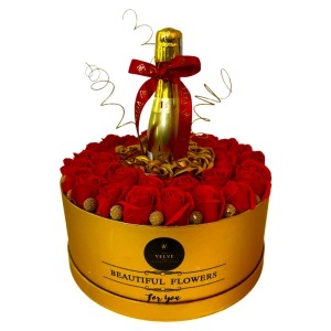 Aranjament de lux Eternal Love cu 43 trandafiri de sapun, perle aurii si Prosecco Bottega Gold, in cutie rotunda premium - Img 4