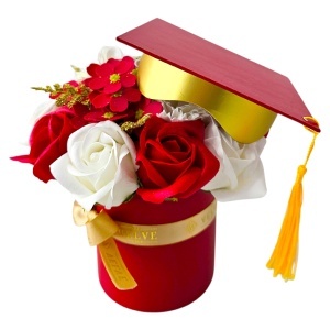 Aranjament floral absolvire Red Classic cu trandafiri de sapun, in cutie rotunda