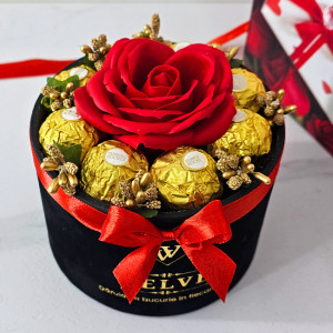 Aranjament floral Chocolate Rose 1