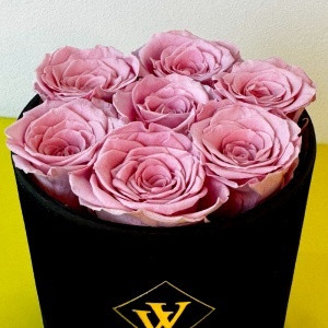 Aranjament floral Eternal Rose cu trandafiri criogenați, Roz - Img 3