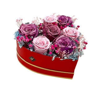 Aranjament floral in forma de inima, 7 trandafiri