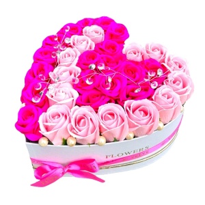 Aranjament floral Isaria cu 31 trandafiri de sapun in doua nuante si accesorii perlate, roz zmeura-roz somon