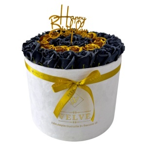 Aranjament Floral Majestic, cu trandafiri din sapun, negru si auriu, in cutie alba de catifea, cu mesaj "Happy Birthday"