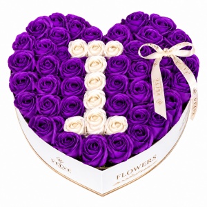 Aranjament floral personalizat cu litera, in cutie inima, cu 49 trandafiri de sapun, Mov-Alb - Img 9
