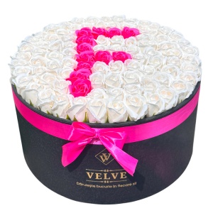 Aranjament floral personalizat cu litera, in cutie rotunda neagra cu 101 trandafiri de sapun, Alb-Fucsia - Img 2