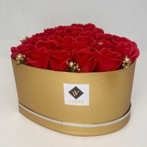 Aranjament floral RedGold cutie inima cu 25 trandafiri de sapun