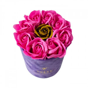 Aranjament floral Velvet, cu 9 trandafiri de sapun, in cutie mov de catifea, Fucsia/Auriu - Img 2