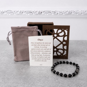 Bratara terapeutica din piatra semipretioasa Onix negru, pentru protectie si eliberare stres, cu saculet catifea si cutie din lemn sculptat - Img 4