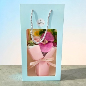 Buchet floral elegant Pink Orchid cu trandafir de sapun, orhidee si narcisa artizanale, 20x15 cm - Img 5