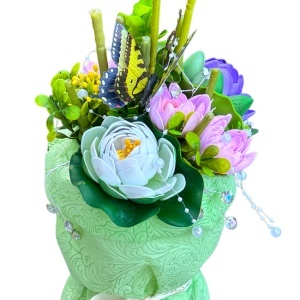 Buchet floral Symphony cu nuferi din sapun si artizanali, plante verzi decorative, cristale si sirag cu perle, Verde-Mov - Img 6
