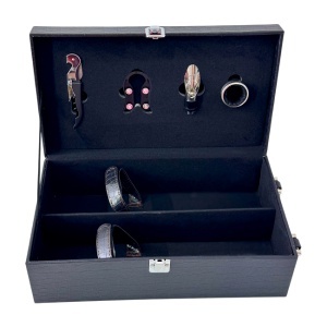 Caseta eleganta din piele eco cu maner, pentru doua sticle si patru accesorii vin, Negru - Img 5