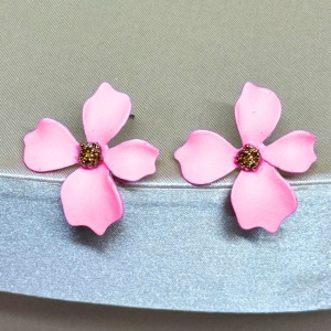 Cercei A Little Magic, cu design floral si prindere cu tija, Roz 2