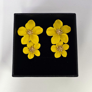 Cercei lungi Sublime Petunia, cu design floral, realistic, in cutie eleganta, Galben3
