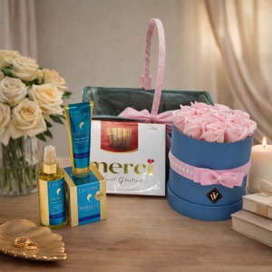 Cos cadou Bellissima, Cutie cu 13 trandafiri roz de sapun, Cutie Bomboane Merci 250 gr, Crema de fata Egyptian Miracle Eveline Cosmetics , Ulei pentru bust si corp Egyptian Miracle, Crema pentru picioare si unghii Eveline Cosmetics