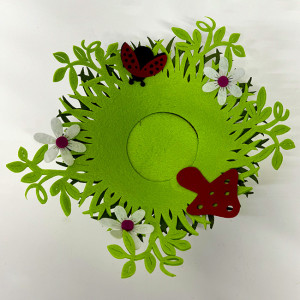 Cos Easter, decoratiune iepuras alb, 3 oua lemn decorative, 4 Kinder Schoko Bons, 3 oua ciocolata Choco Pack 20gr, in cos verde cu imprimeu - Img 5