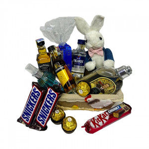 Cos Easter, decoratiune iepure, baton Kit Kat 40gr, batoane Snikers 100gr, praline praline Ferrero Rocher 50gr, bautura spirtoasa Alexandrion 5 stele 50ml, vodca Finlandia 50ml, whiskey Jack Daniel's 50ml, after shave Eyup Sabri Tuncer 250ml, apa de colon