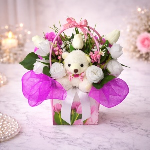Cosulet cadou Floral Collection cu ursulet de plus si flori decorative, 35 cm