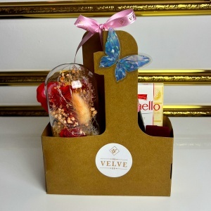 Cosulet femei, flori criogenate, Bottega 200 ml, cercei cu perle, ciocolata Ferrero si inimioara plus - Img 3