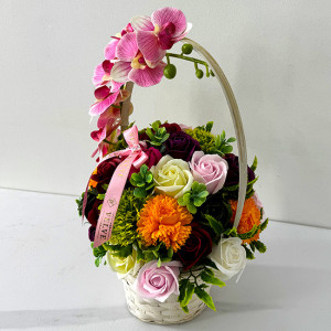 Cosulet aniversar Floral Collection, cu orhidee artizanale, trandafiri si garoafe de sapun, decorat cu cristal si funda  3