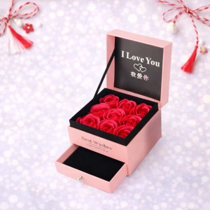 Cutie pentru accesorii "Love Wishes" cu sertar, noua trandafiri de sapun, felicitare si punga de cadou, Roz - Img 2