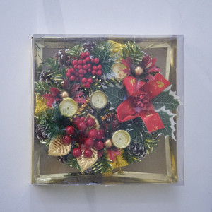 Decoratiune "Lumina Festiva" tip coronita din brad cu suport pentru lumanari