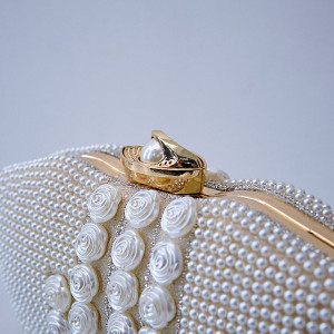 Geanta de ocazie, Opulent Style, de tip clutch, cu detalii decorative florale si perle, Crem