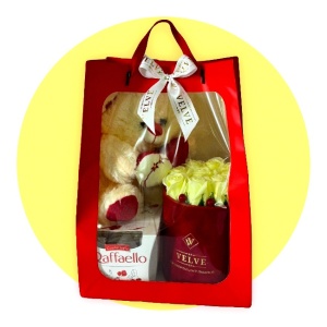 Set cadou Bright, aranjament floral cu 9 trandafiri din sapun fosforecenti, ursulet de plus, Raffaello si ambalaj cadou, Crem