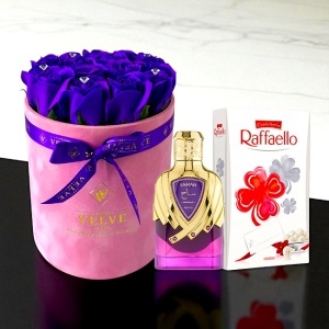 Pachet Crystal Beauty, cu aranjament floral, parfum arabesc Extrait de parfum Samah Amethyst, Riiffs, Femei 100 ml, praline Raffaello 80g, Mov - Img 4