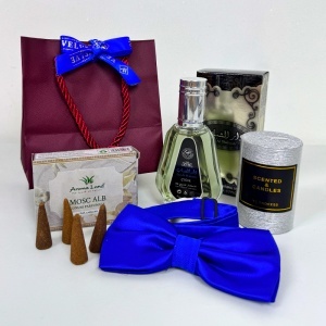 Pachet Elegant Christmas, pentru barbati, cu parfum, lumanare argintie, conuri parfumate, papion elegant si punga cadou, Albastru - Img 4