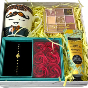 Pachet Eyup, crema de maini si de corp 50ml Eyup Sabri-Tuncer, paleta fard Eveline Cosmetics, cana 150ml, cutiuta cu 6 trandafiri de sapun si bratara, in cutie eleganta cu punga cadou