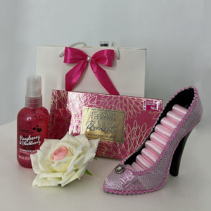 Pachet GiftDay pentru dama, Paleta de machiaj, Spray de corp I Love 100ml, Suport de bijuterii tip pantof si un trandafir de spuma in punga cadou - Img 2