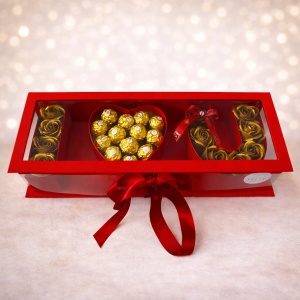 Pachet I Love You, cu 11 trandafiri din sapun și 13 praline Ferrero Rocher, roșu - Img 4