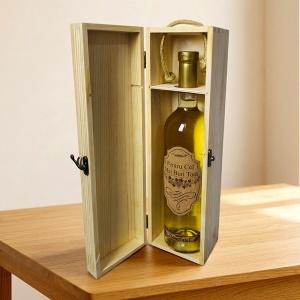 Pachet premium vin alb "Pentru cel mai bun Tata” in cutie din lemn gravata cu ilustratie conac - Img 5