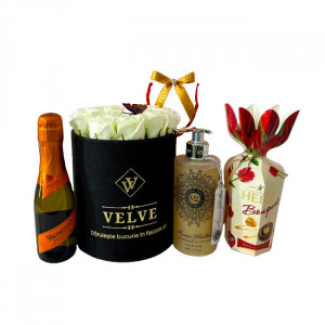 Pachet Sweet Moment, sapun lichid 400ml Vivian Gray, praline Heidi 120gr, Prosecco Mionetto 200ml si aranjament floral cu trandafiri de sapun, in punga cadou