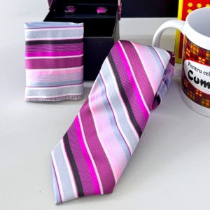 Pachet Twist Elegance pentru cumnat, cana personalizata si cutie 3 piese cu cravata, batista si butoni, Mov-Gri - Img 2