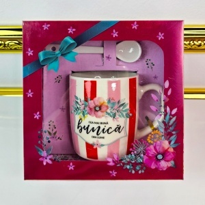 Set „Cea mai buna bunica din lume”, esarfa eleganta, cana personalizata, praline Raffaello si crema de maini Eveline - Img 4
